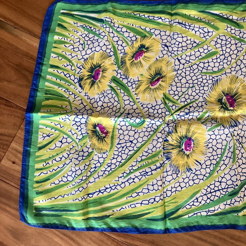 Vtg 1930's Silky Scarf Art Deco Floral Bee's Colorful Hand Rolled Blue MCM Rare - Picture 2 of 16